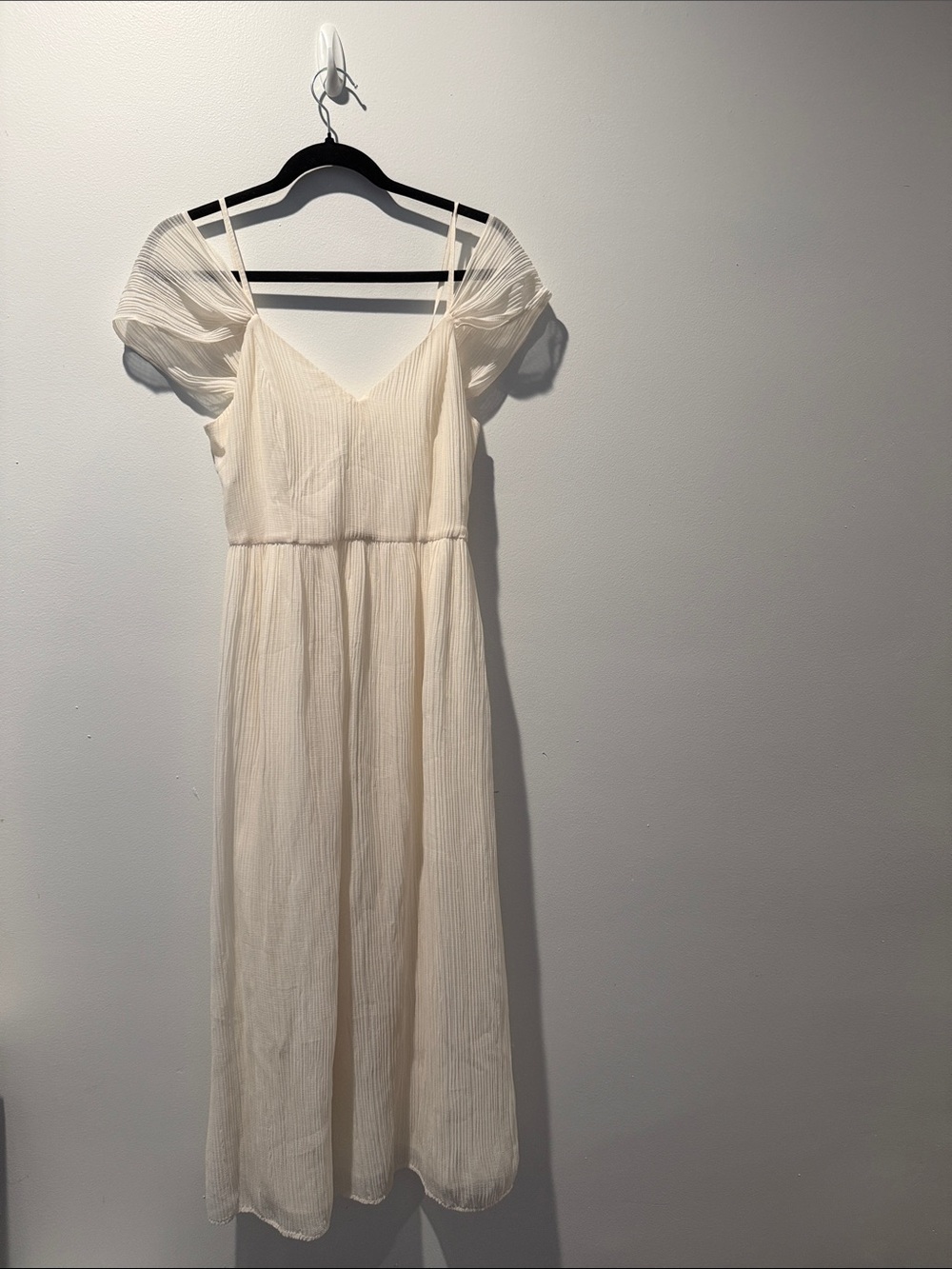 Express Ivory Pleated Midi Dress with Puff Sleeves